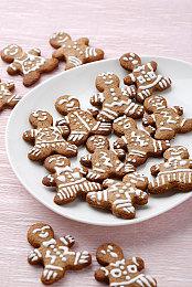 剃光头的《星际：异端先知》女主在国外引起热议